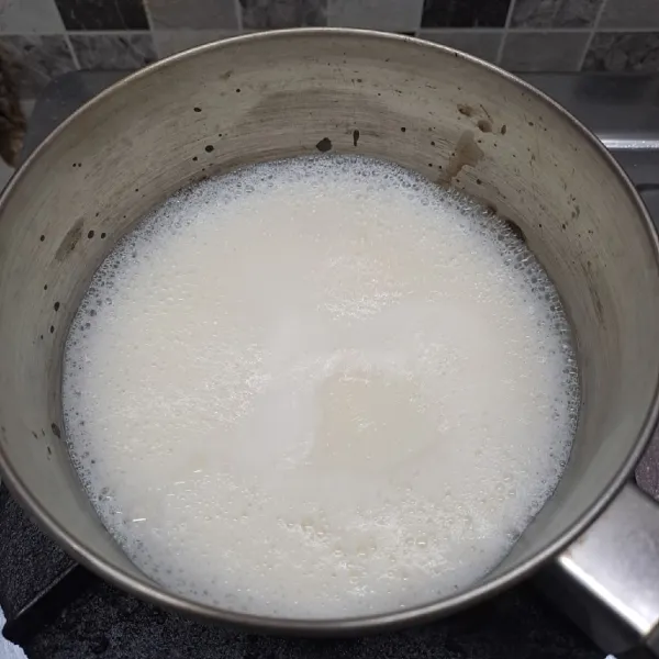 Rebus susu sampai mendidih.