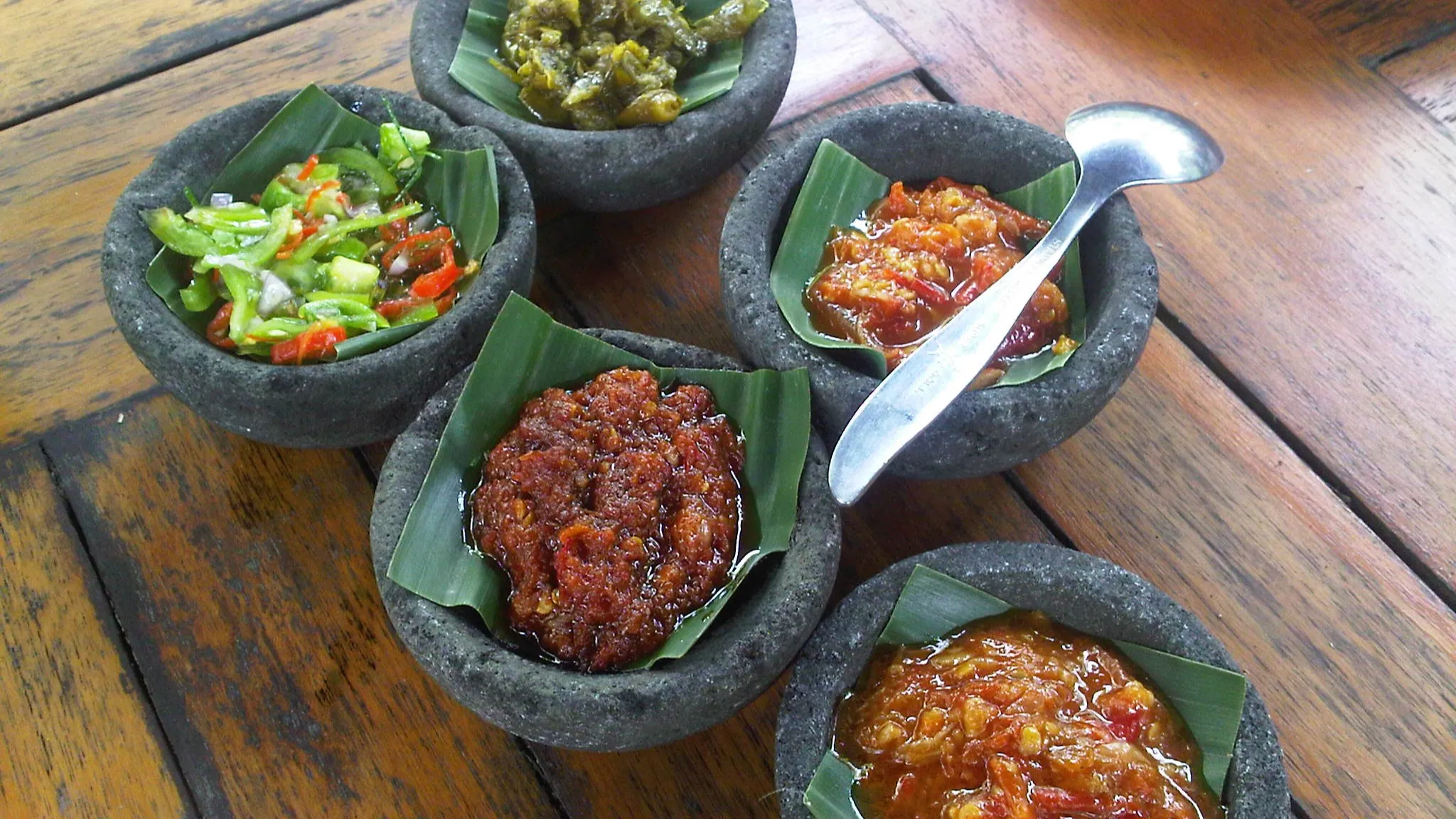 20 Macam Sambal Khas Indonesia, Pedasnya Menggugah Selera!