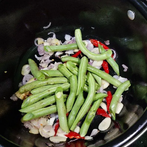 Masukkan potongan buncis