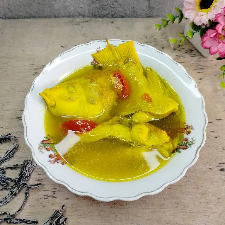 Asem Kuning Ikan Mas