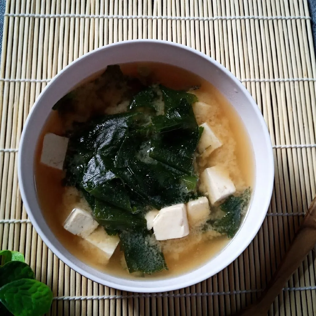 Sup Miso Rumput Laut