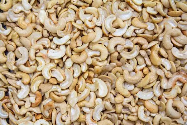 3 Cara Mudah Goreng Kacang Mete agar Gurih, Renyah, dan Tidak Pahit