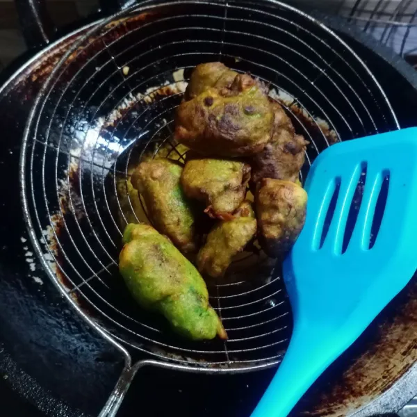 Angkat dan tiriskan. Siap disajikan.