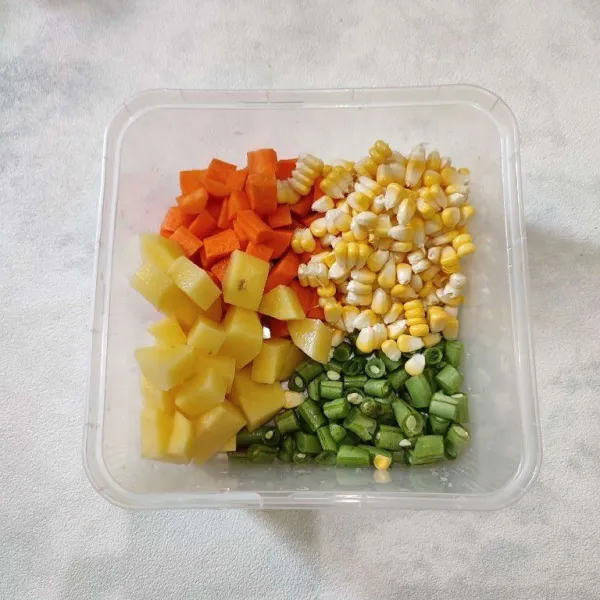 Siapkan semua bahan sayuran.
