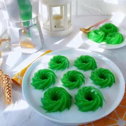 Kue Lumpang Berendam Santan