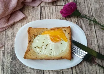 Roti Telur Panggang Bolognese