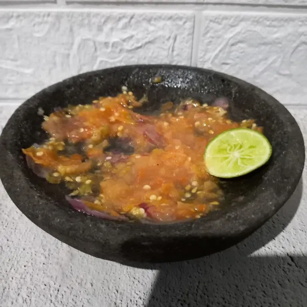 Terakhir, kucuri dengan jeruk nipis.