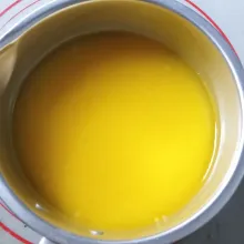 Campur semua bahan cair kecuali telur. Aduk sampai margarin mencair. Setelah hangat kuku masukkan kocokan telur, aduk rata
