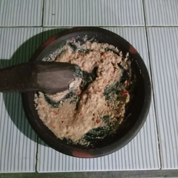 Setelah halus, koreksi rasa , dan sajikan.