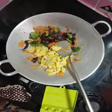 terakhir, masukkan telur yang sudah diorak-arik tadi , aduk rata, sajikan.