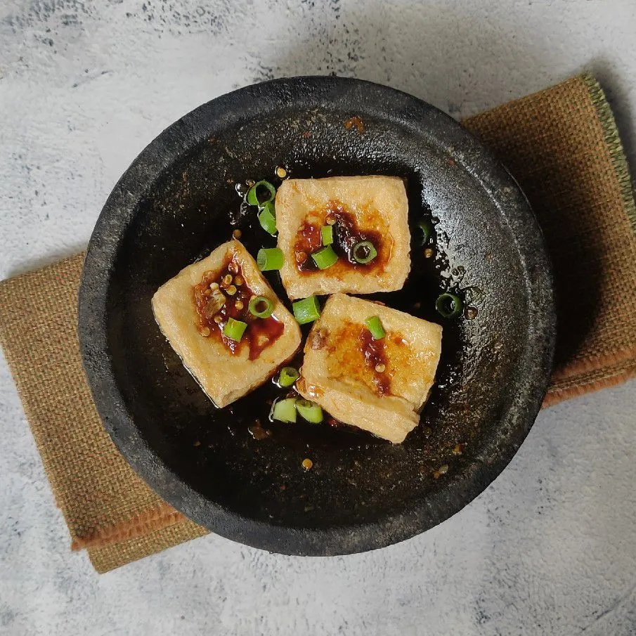 Tahu Penyet Sambal Bawang Kecap