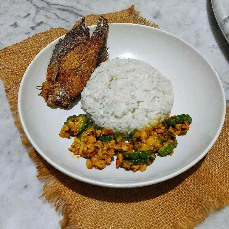 Nasi Rames Oseng Paria Tempe