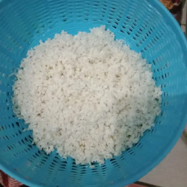 Setelah dicuci bersih, lalu tiriskan.