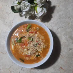 Mie Instan Kuah Telur