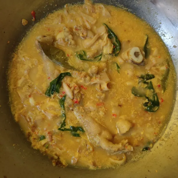 Masak hingga mendidih kembali, matikan api.