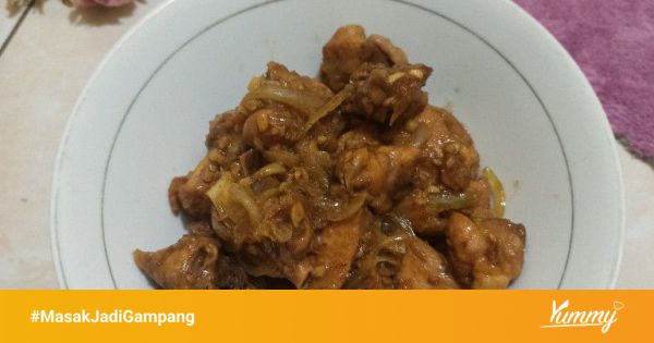 Dada ayam fillet teriyaki dengan saus teriyaki yang menggugah selera