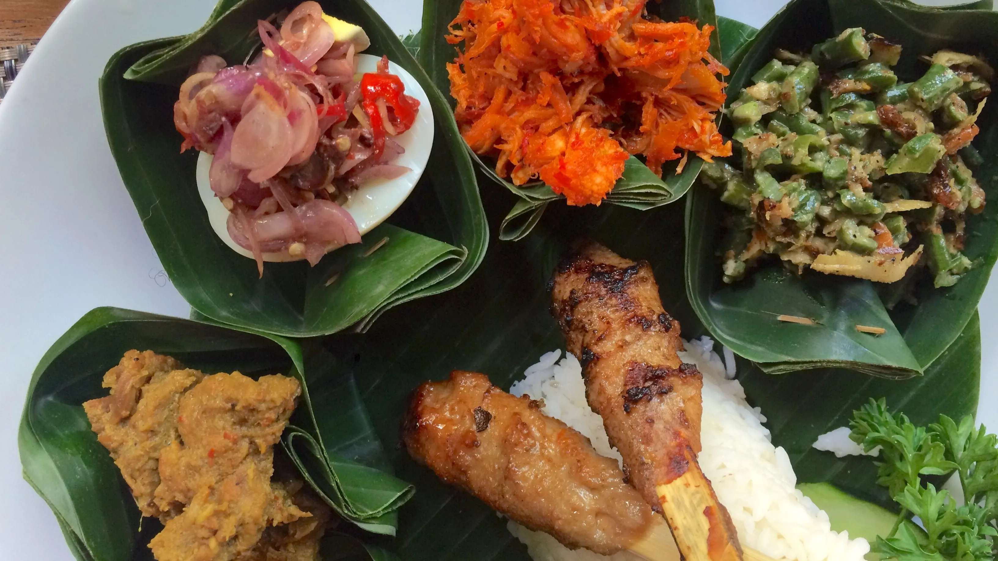 potret nasi campur khas Bali
