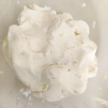 Uleni tepung, kentang, santan, garam dan air hingga tercampur rata.
