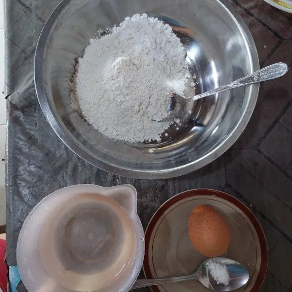 Siapkan semua bahan.