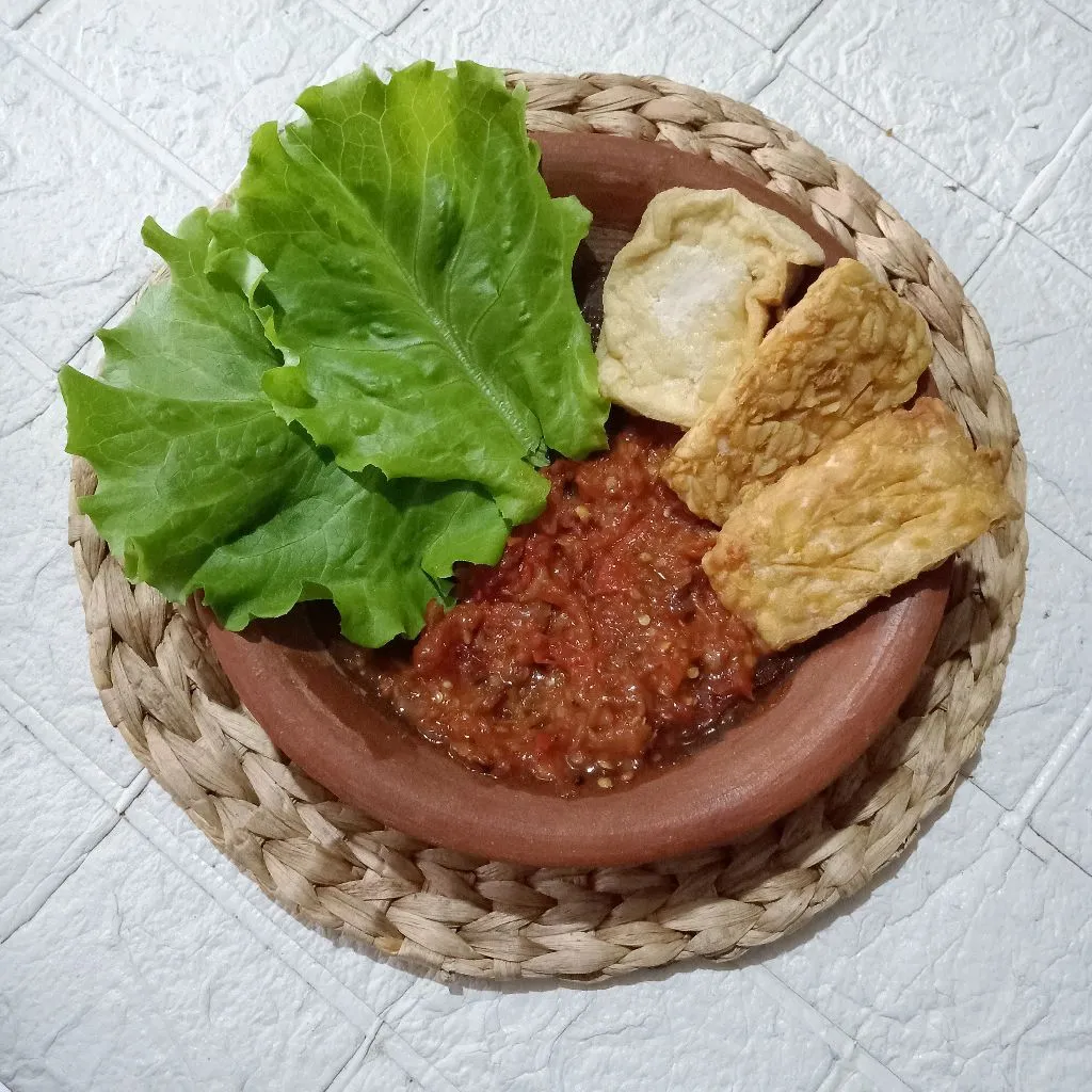 Lalapan Sambal Tahu Tempe Selada