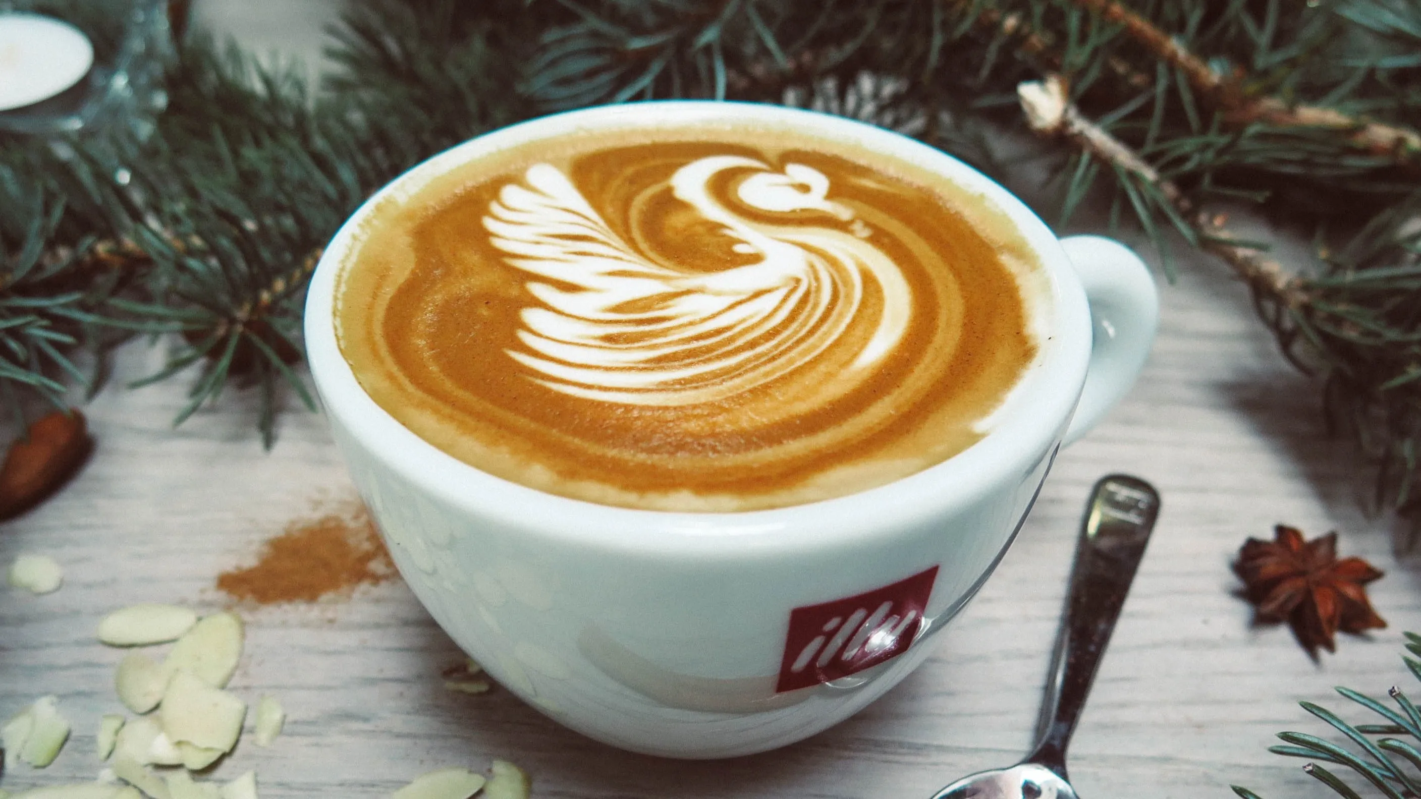 swan latte art