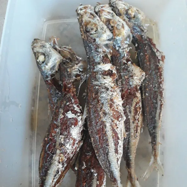 Angkat dan tiriskan.