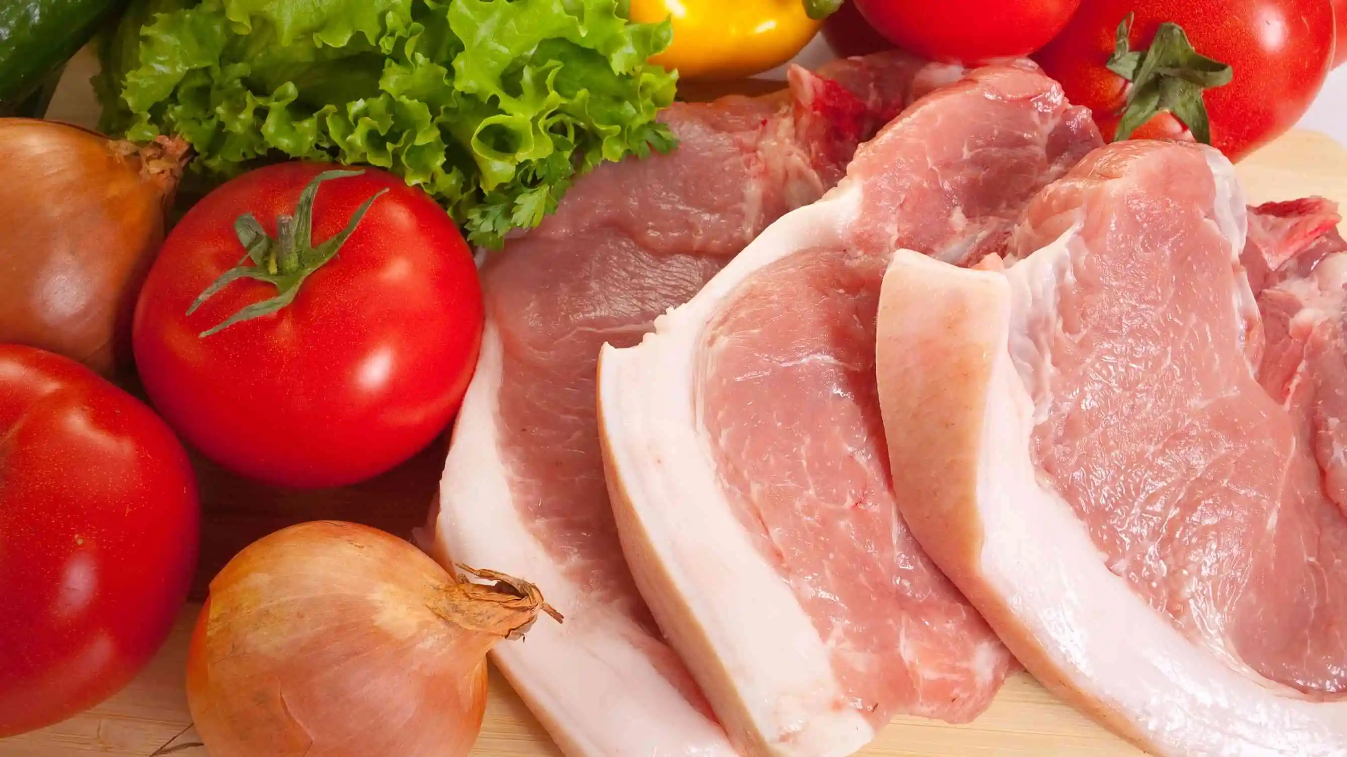 Ciri-ciri Daging Babi yang Membedakannya Dengan Daging Sapi