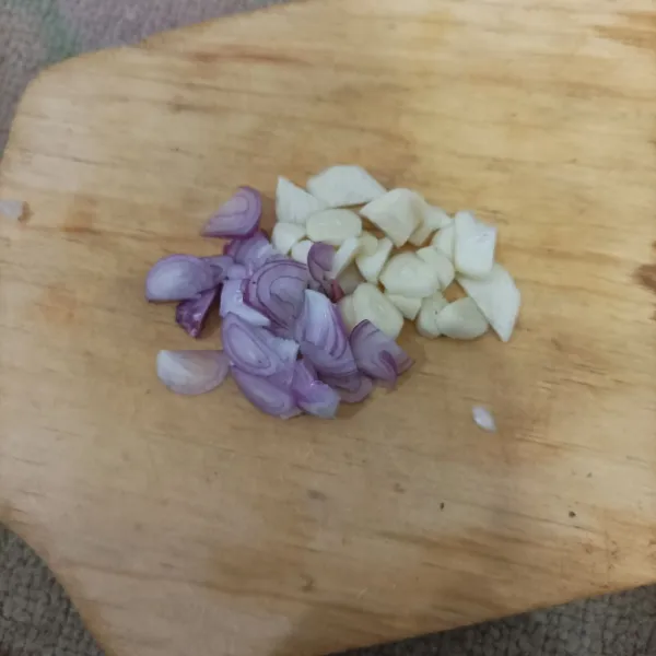 Iris bawang merah dan bawang putih