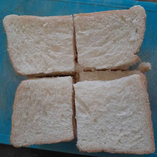 Potong menjadi 4.