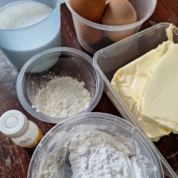 Siapkan bahan bahan. Usahakan untuk cream cheese dan whipping cream sudah berada dititik suhu ruangan