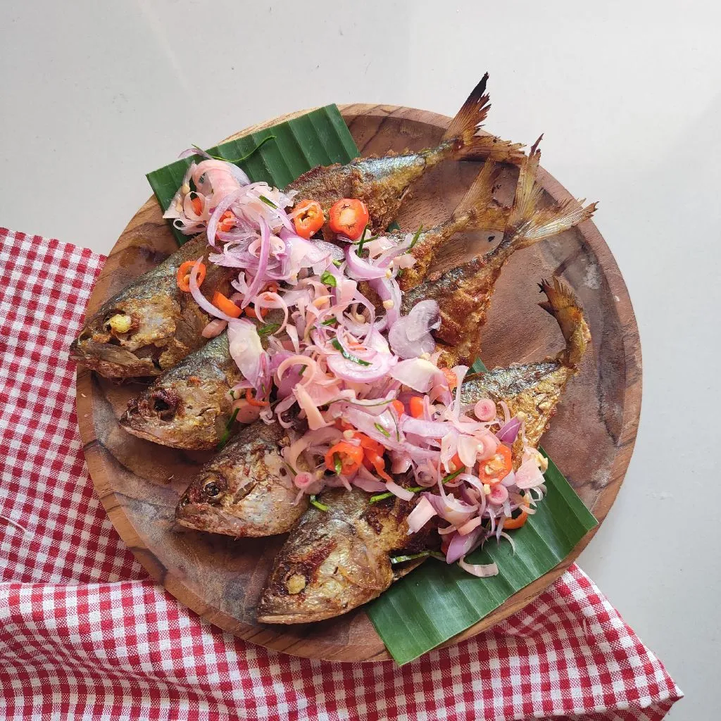 Ikan Kembung Goreng Kecombrang