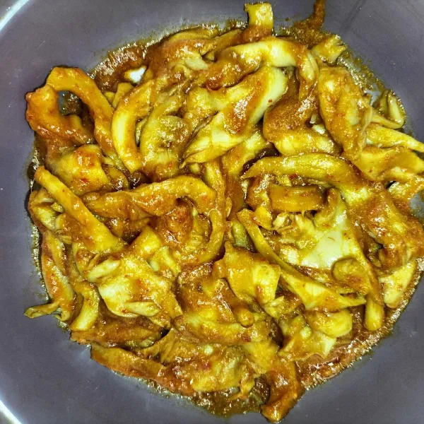 Aduk merata lalu diamkan 15-20 menit.