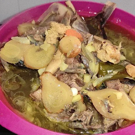 Setelah dirasa sudah matang, angkat lalu tata di dalam wadah. Tumis ikan tongkol siap untuk disajikan. Selamat menikmati, semoga resep ini membantu dan bermanfaat. Jangan lupa recook. Happy cooking moms☺️ fighting 👋