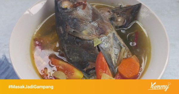 Sambal yang menyempurnakan rasa sup kepala ikan