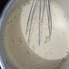 Langsung aduk cepat sampai rata.