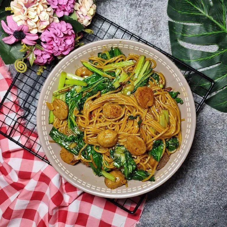 Spaghetti Goreng Kecap Mix Bakso