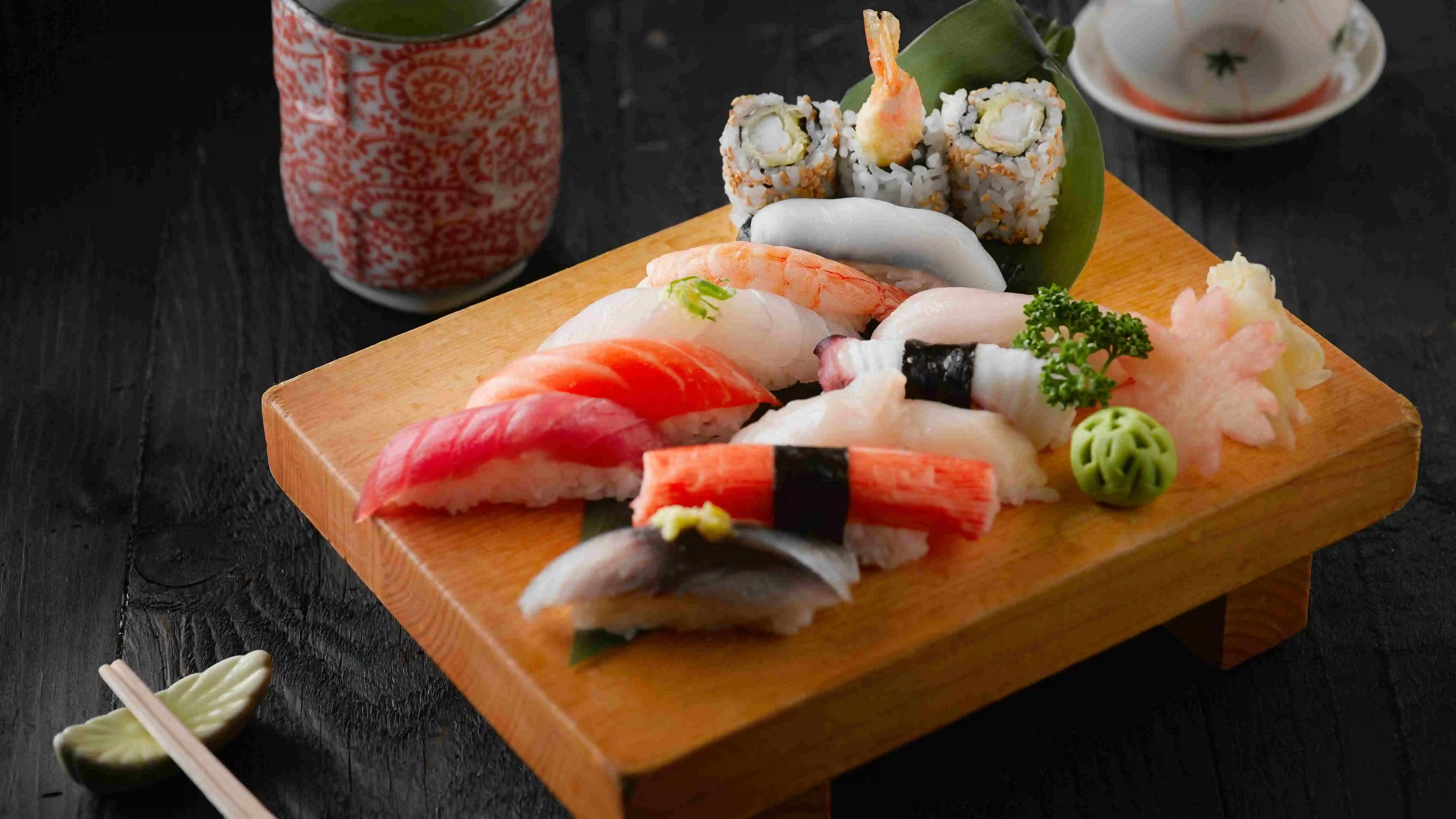 10 Jenis Sushi Paling Populer yang Patut Dicoba