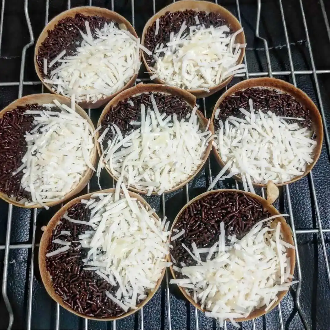 resep martabak manis mini dengan topping keju dan coklat