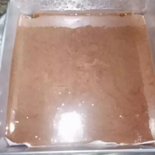 Masukkan adonan yang sudah diberi SKM, kukus selama 5 menit dengan api kecil.