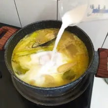 Tambahkan larutan fiber creme atau boleh juga diganti santan.