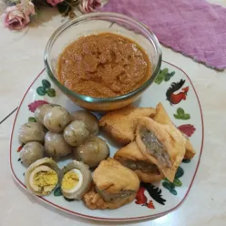 Cilok Isi Telur Punyuh