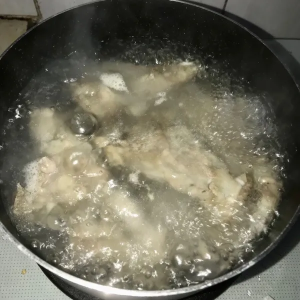 Rebus kembali dengan dibarengi menumis bumbu.