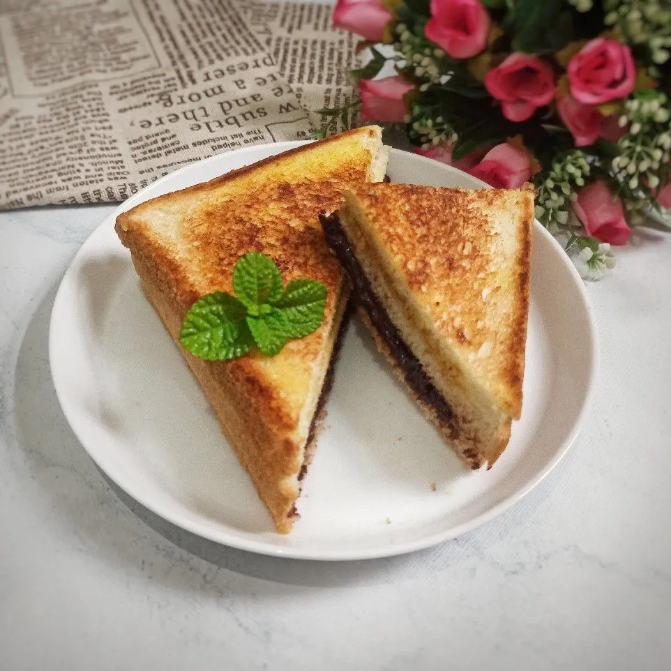 Roti Bakar Cokelat Crunchy Kacang