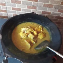 Tambahkan garam, kaldu, gula pasir, vetsin, merica dan air, aduk rata.
