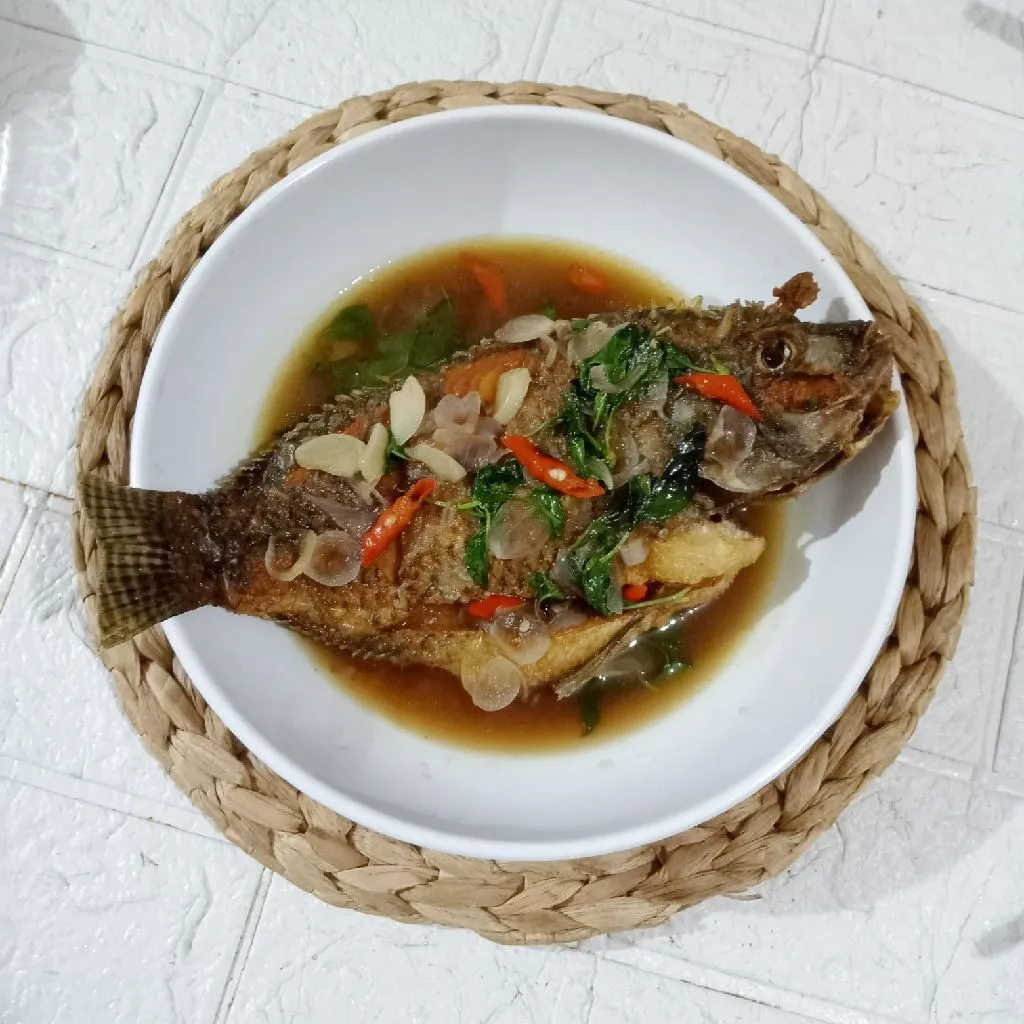 Proses pembuatan Kuah Pliek U Ikan Nila Kecombrang