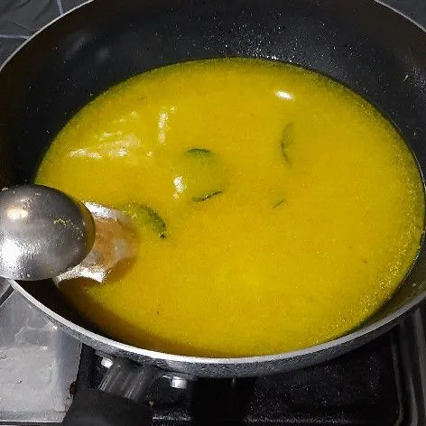 Tambahkan air.