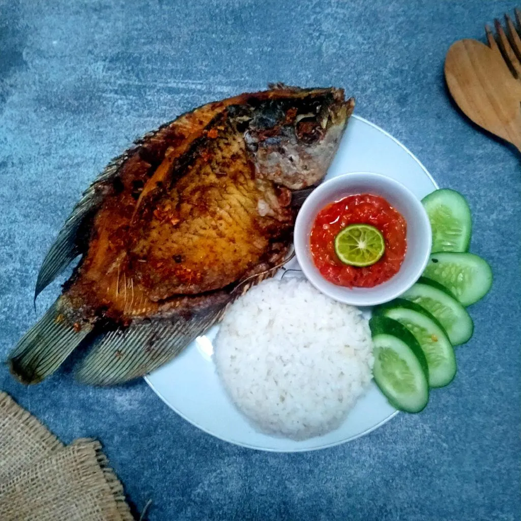 Sambal Lalapan Ikan Nila Goreng