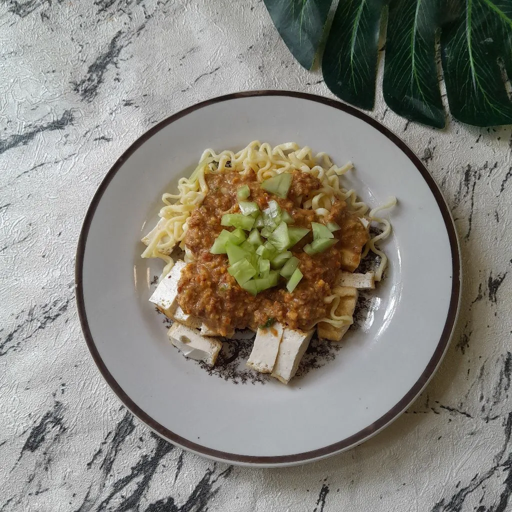 Mie Tahu Bumbu Kacang