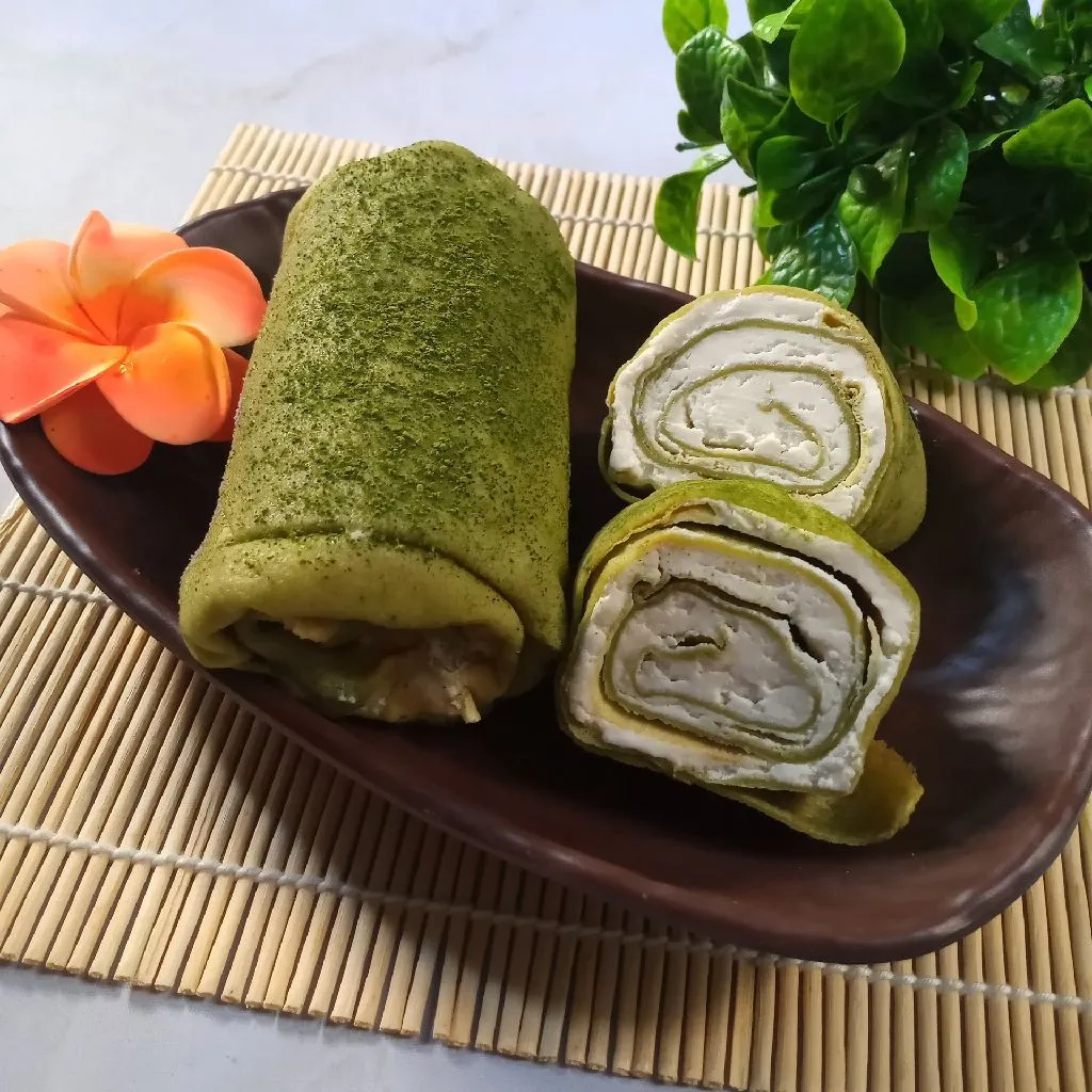 Matcha Towel Roll Cake