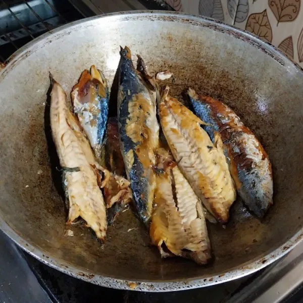 Goreng setengah kering.